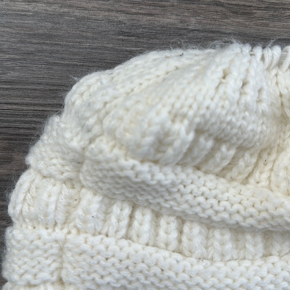 C.C Winter hat - Picture 4 of 4